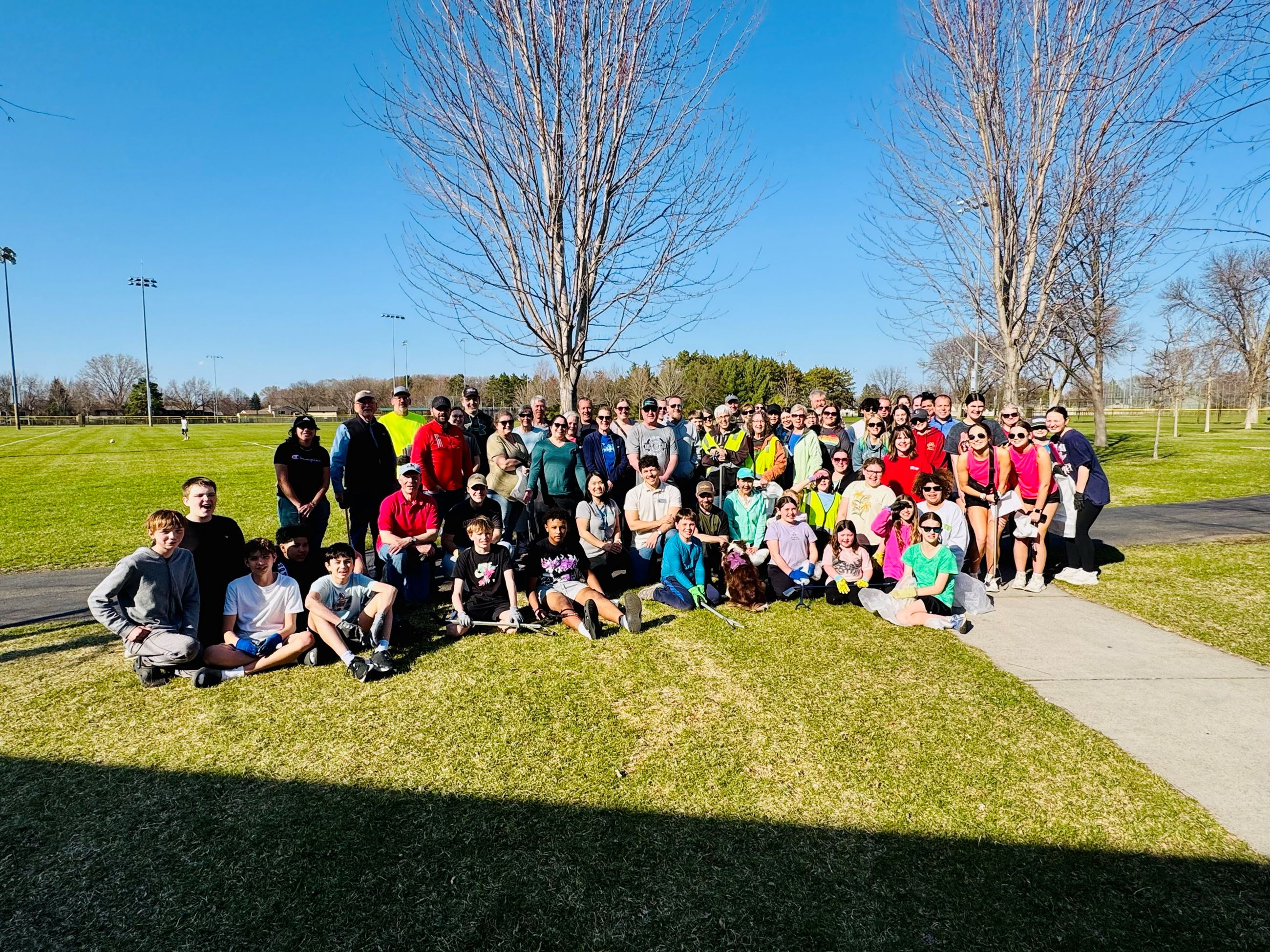 Group photo of all the volunteers along with the Mayor and City Staff
