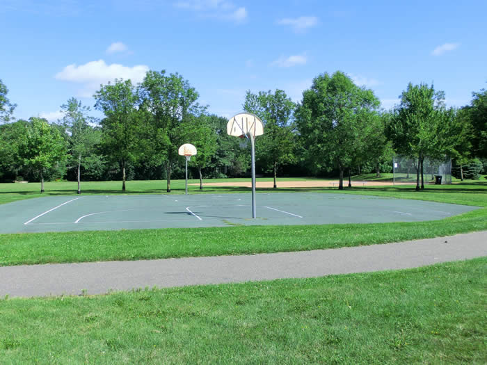 Woodlawn Park Basketball Court